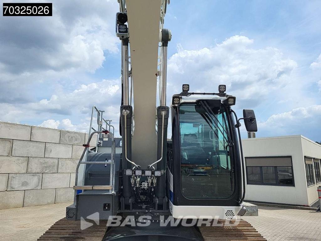 Liebherr R924 LC Photo 13