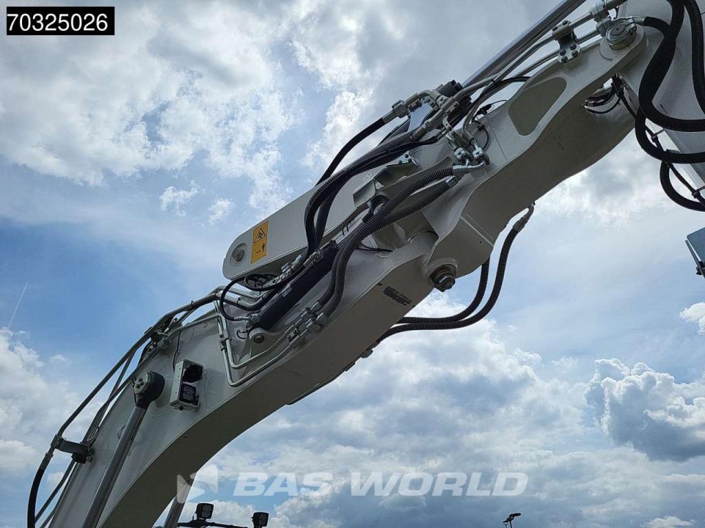 Liebherr R924 LC Photo 15