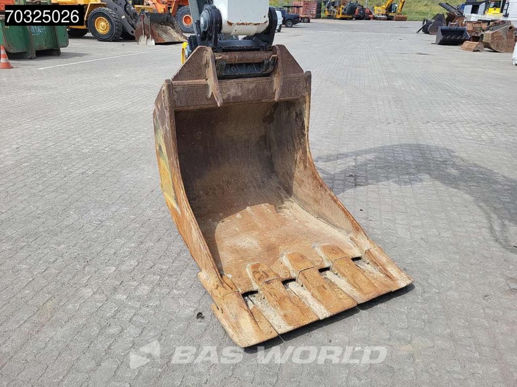 Liebherr R924 LC Photo 21