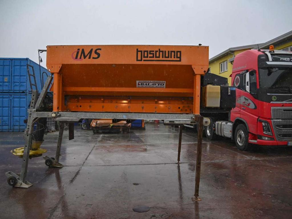 Boschung hopper-mounted spreader IMSSF B29050D Photo 1