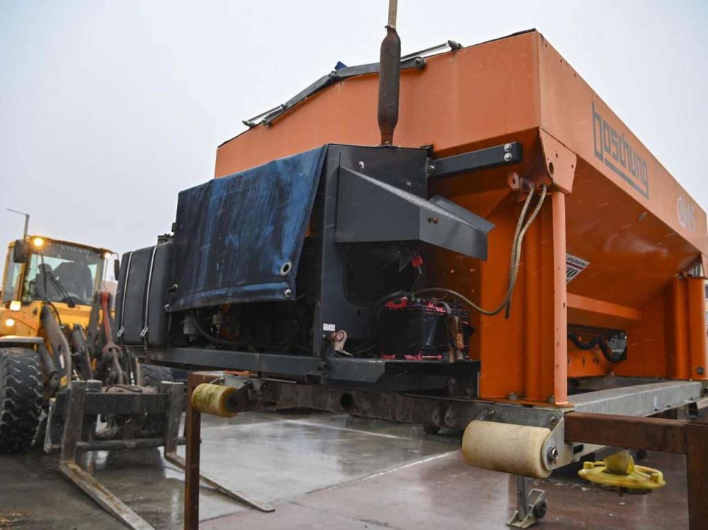 Boschung hopper-mounted spreader IMSSF B29050D Photo 11