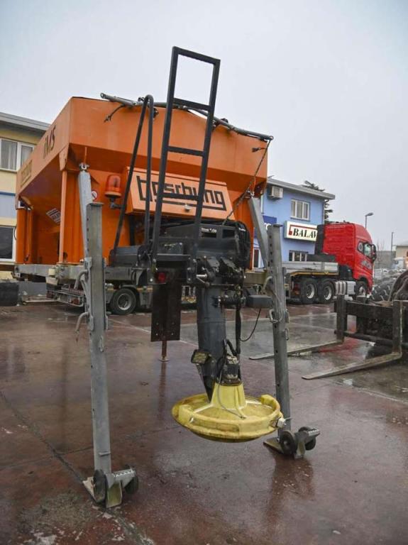 Boschung hopper-mounted spreader IMSSF B29050D Photo 6