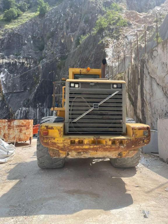Volvo L 330 E Photo 2