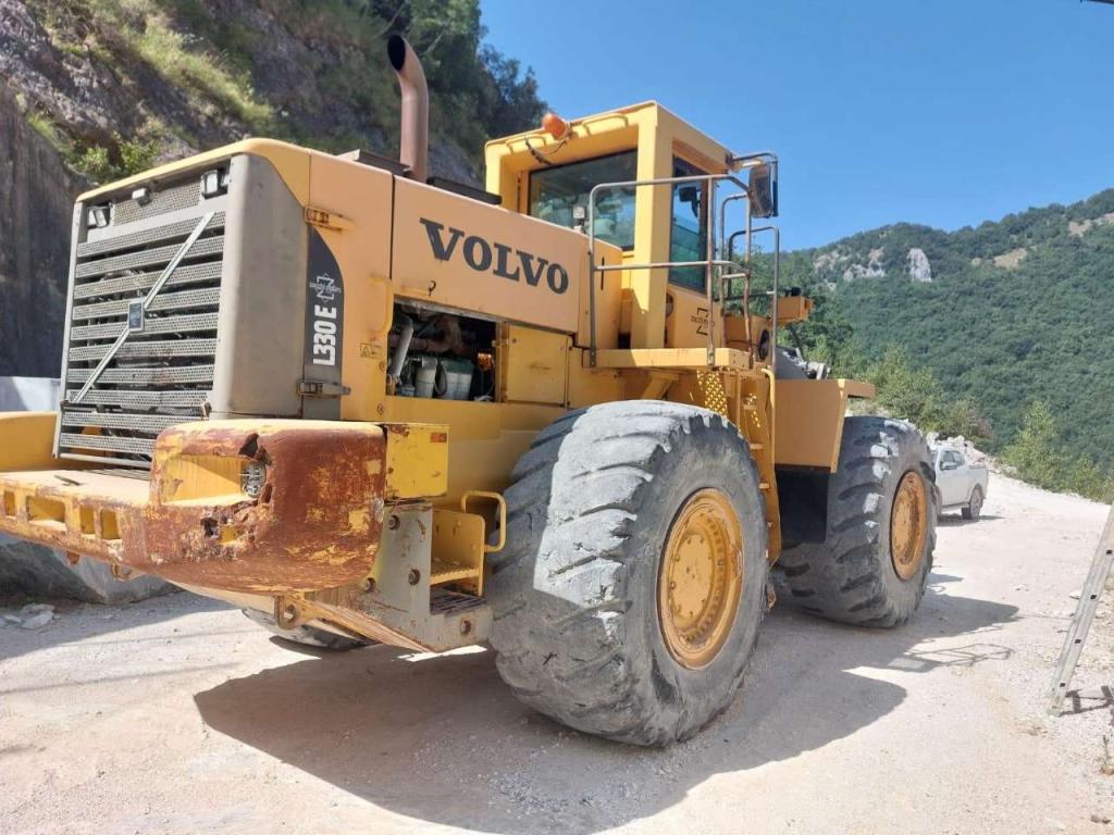 Volvo L 330 E Photo 8