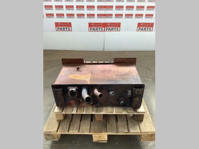 Réservoir de huile pour Caterpillar 924G en vente par Massucco T. Srl Area Ricambi