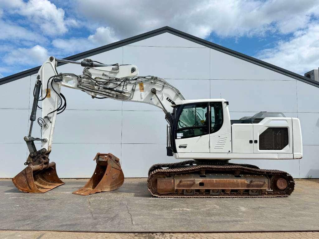Liebherr R922LC - 2 Buckets Included / Automatic Greasing Photo 1