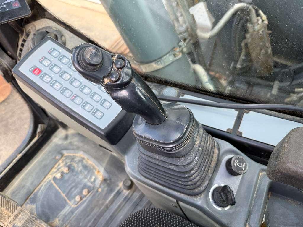 Liebherr R922LC - 2 Buckets Included / Automatic Greasing Photo 16