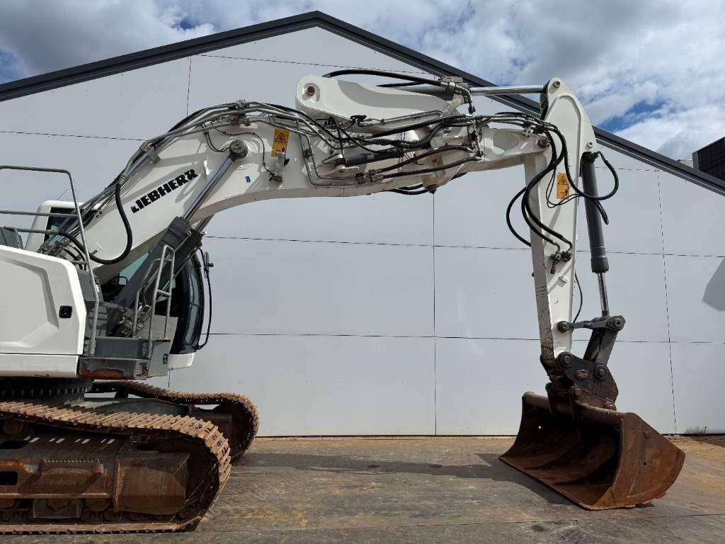 Liebherr R922LC - 2 Buckets Included / Automatic Greasing Photo 18