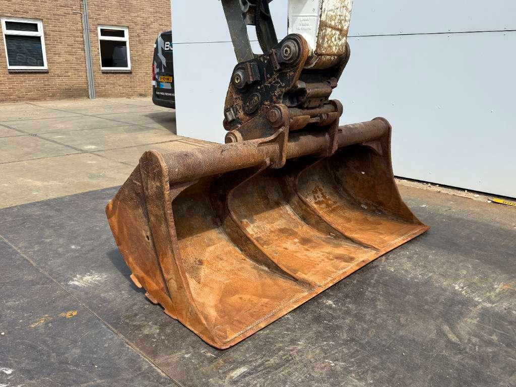 Liebherr R922LC - 2 Buckets Included / Automatic Greasing Photo 23