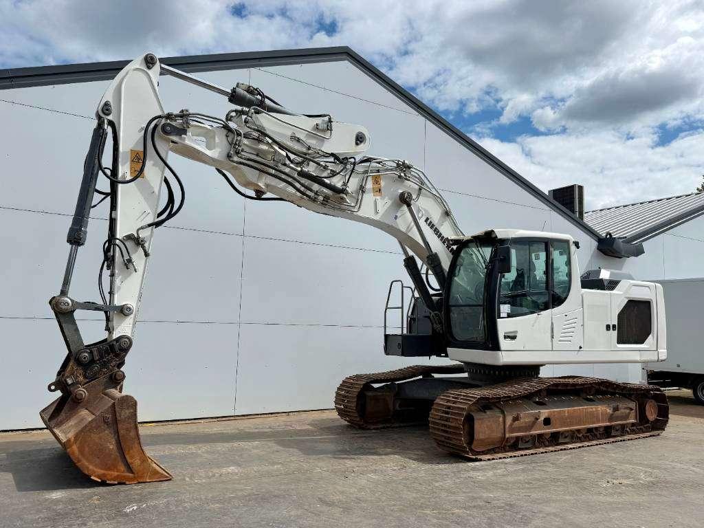 Liebherr R922LC - 2 Buckets Included / Automatic Greasing Photo 3