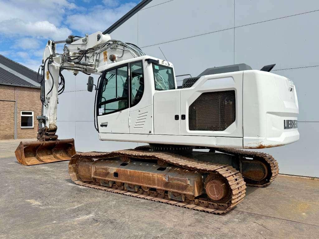 Liebherr R922LC - 2 Buckets Included / Automatic Greasing Photo 4