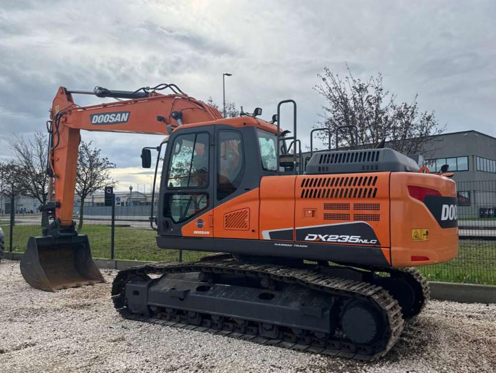Doosan DX235-5 Photo 2