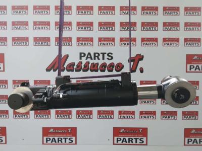 Vérin lame frontale pour Hitachi ZX135-5 en vente par Massucco T. Srl Area Ricambi
