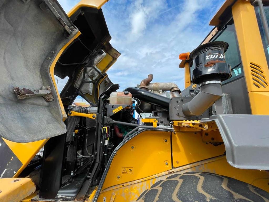 Volvo L110H Photo 22