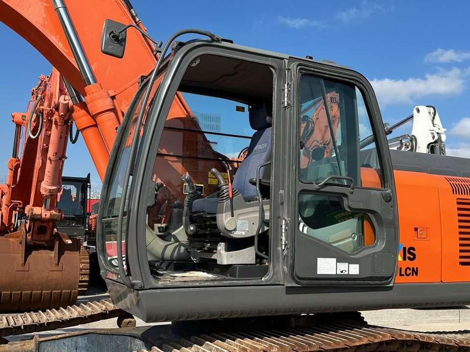 Hitachi ZX280LCN-3 Photo 10
