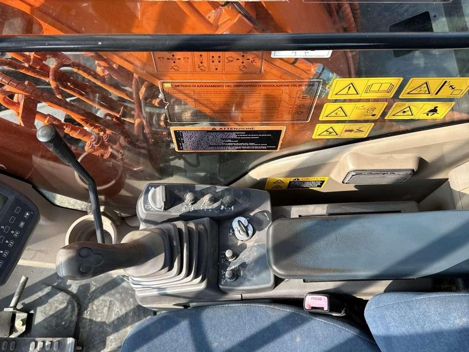 Hitachi ZX280LCN-3 Photo 13