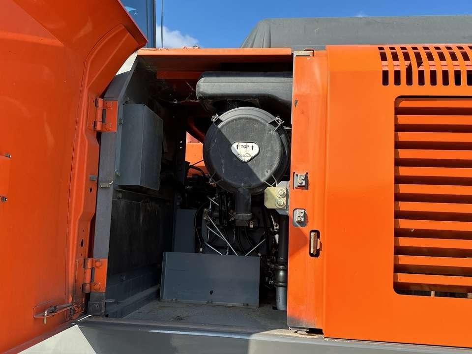 Hitachi ZX280LCN-3 Photo 8