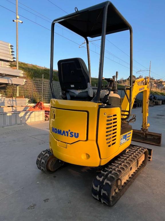 Komatsu PC16R-3HS Photo 3