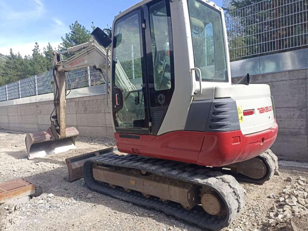 Takeuchi TB 250 Photo 6