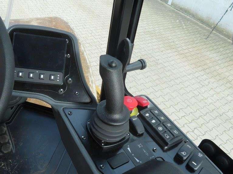 Caterpillar CS12 Photo 9