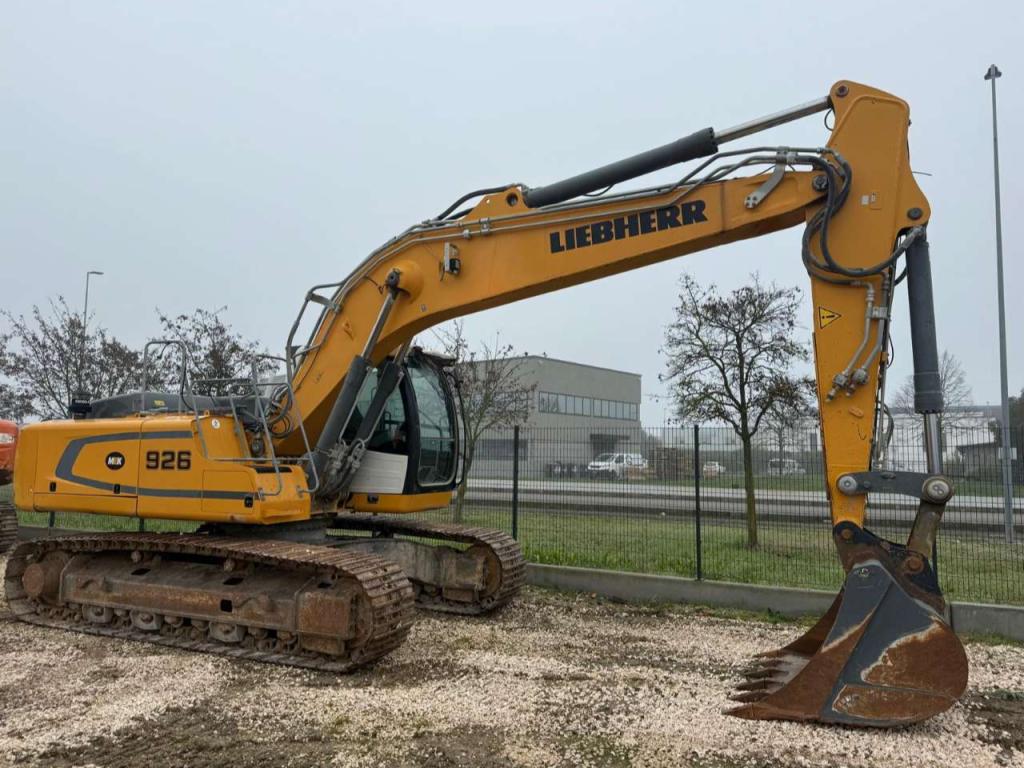 Liebherr R926LC Photo 2