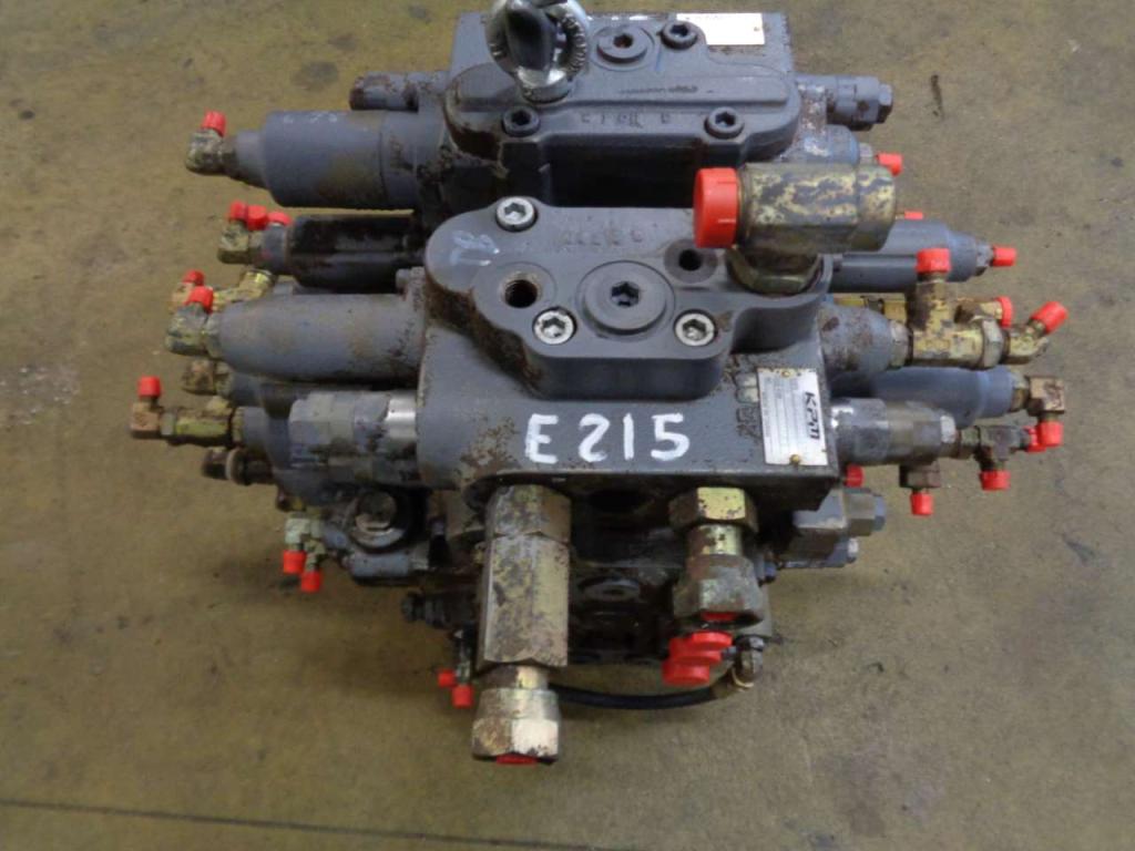 Distributeur hydraulique pour New Holland E 215 Photo 3
