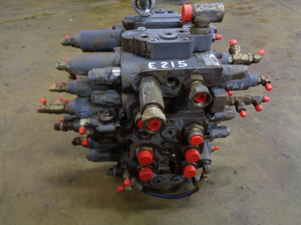 Distributeur hydraulique pour New Holland E 215 Photo 4