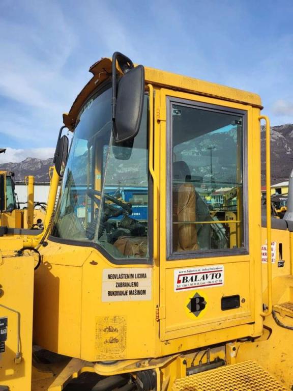 Volvo cabin 33369 for Volvo L110E Photo 1