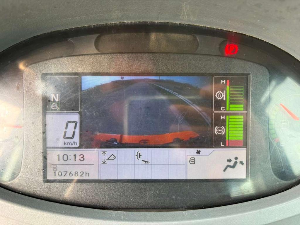 Hitachi ZW220-5B Photo 17