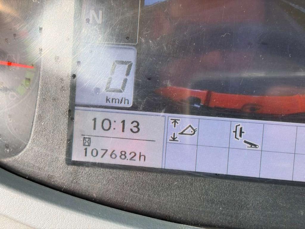 Hitachi ZW220-5B Photo 18