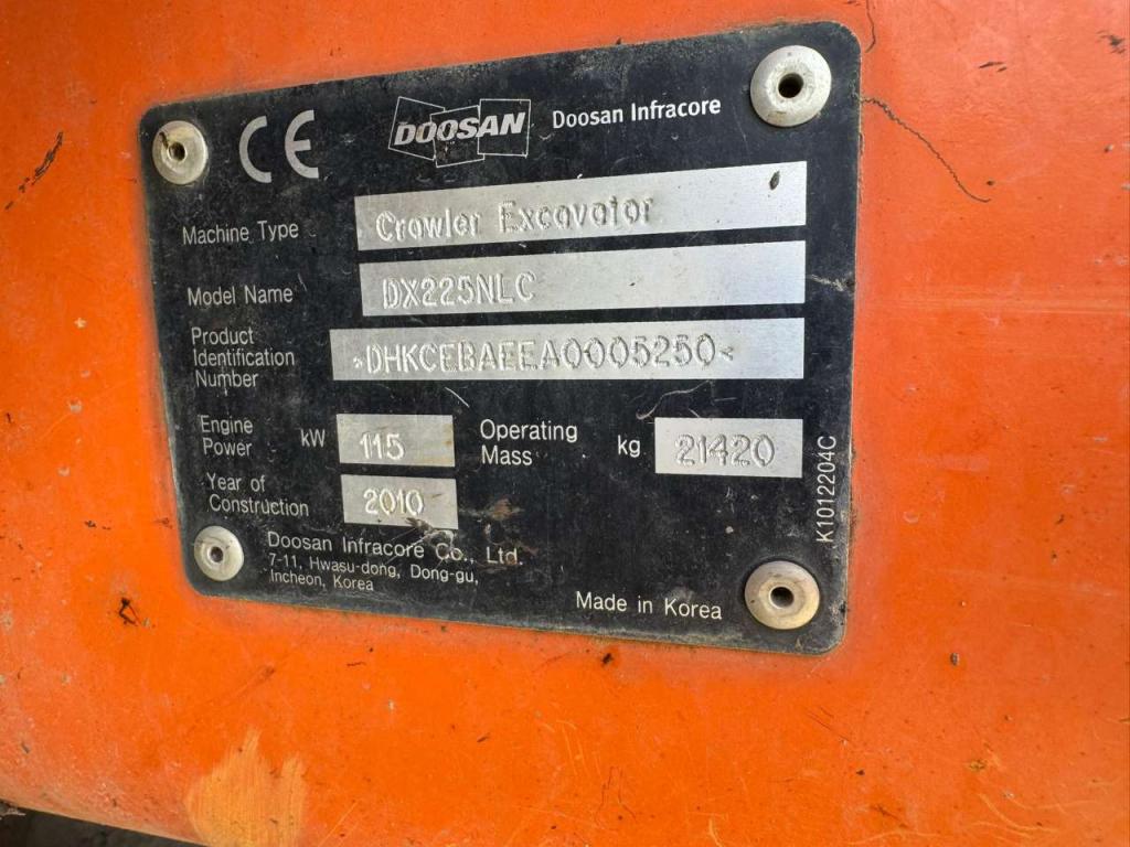 Doosan DX225NLC Photo 9