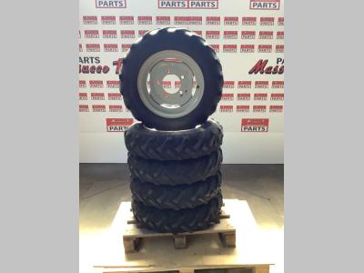 Pneu avec jantes pour Silla 800 en vente par Massucco T. Srl Area Ricambi