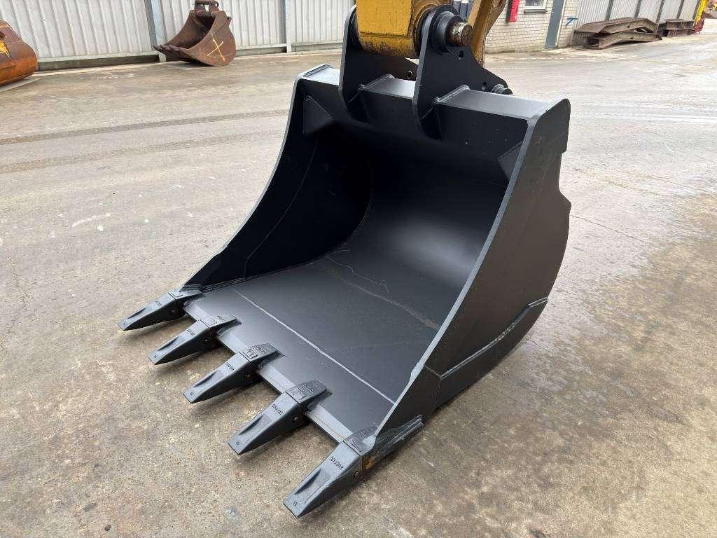 Caterpillar M316D Photo 8