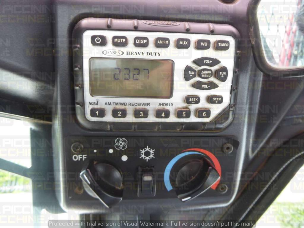 Takeuchi TL6R Photo 21