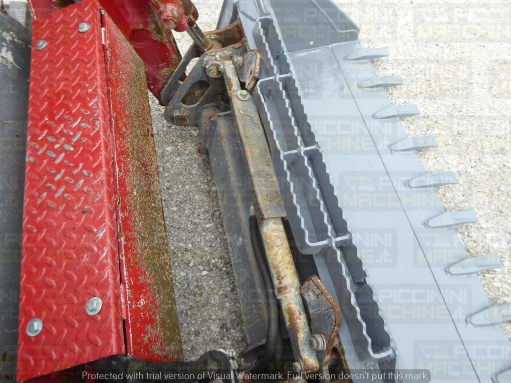 Takeuchi TL6R Photo 9