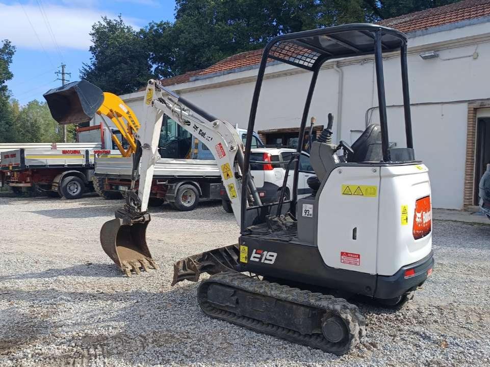 Bobcat E19 Photo 4