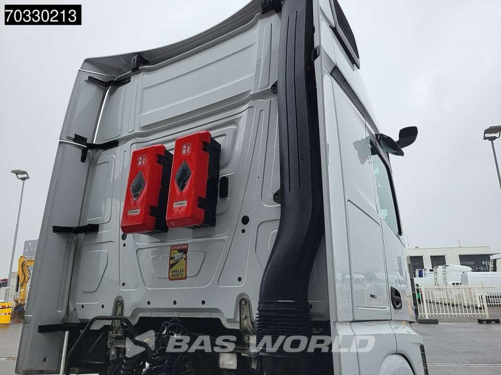 Mercedes-Benz Actros 1848 Actros 4X2 GigaSpace Mega 2x Tanks Navi ACC Photo 11