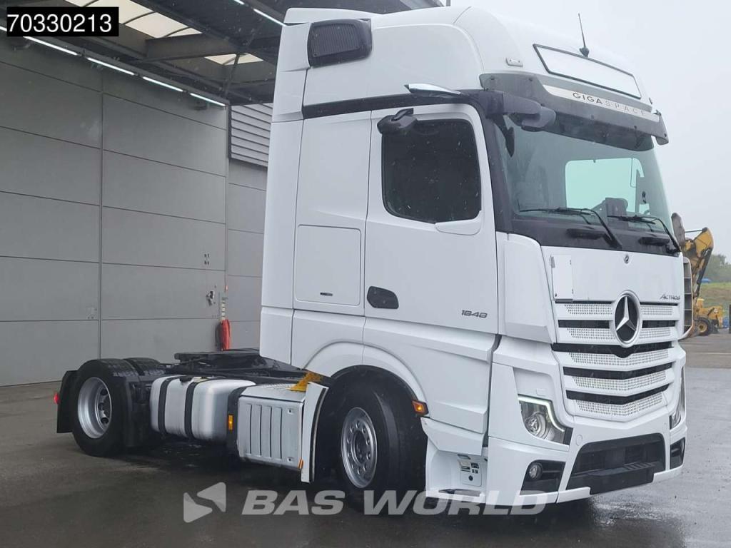 Mercedes-Benz Actros 1848 Actros 4X2 GigaSpace Mega 2x Tanks Navi ACC Photo 8