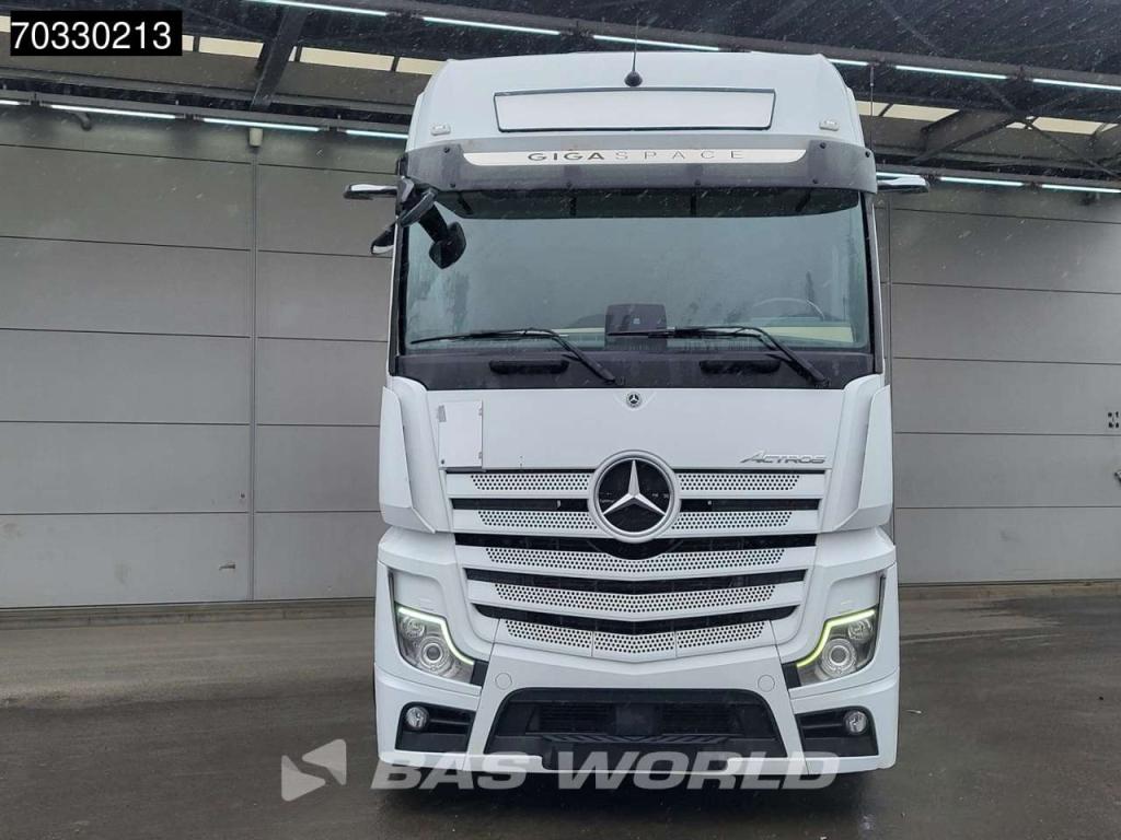 Mercedes Actros 1848 Actros 4X2 GigaSpace Mega 2x Tanks Navi ACC Photo 3