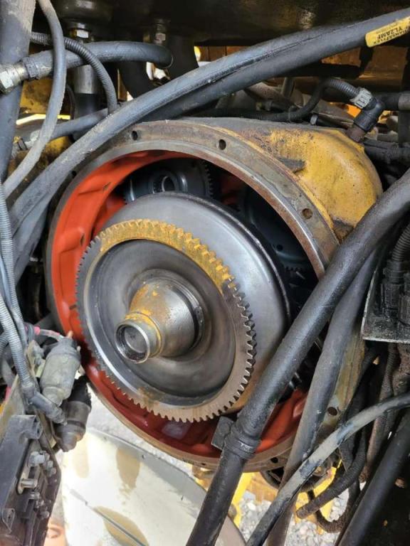 Volvo hydraulic transmission VOE22547 for Volvo L110E Photo 2