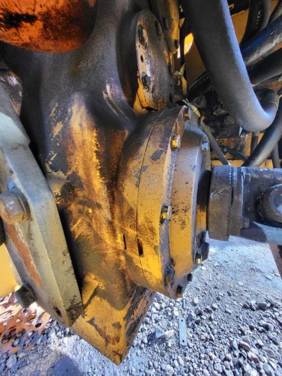 Volvo hydraulic transmission VOE22547 for Volvo L110E Photo 4