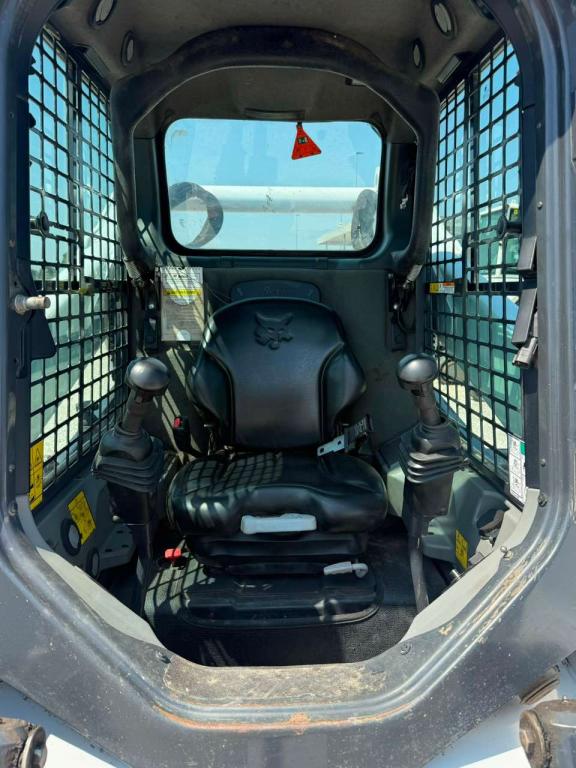 Bobcat T770 Photo 8
