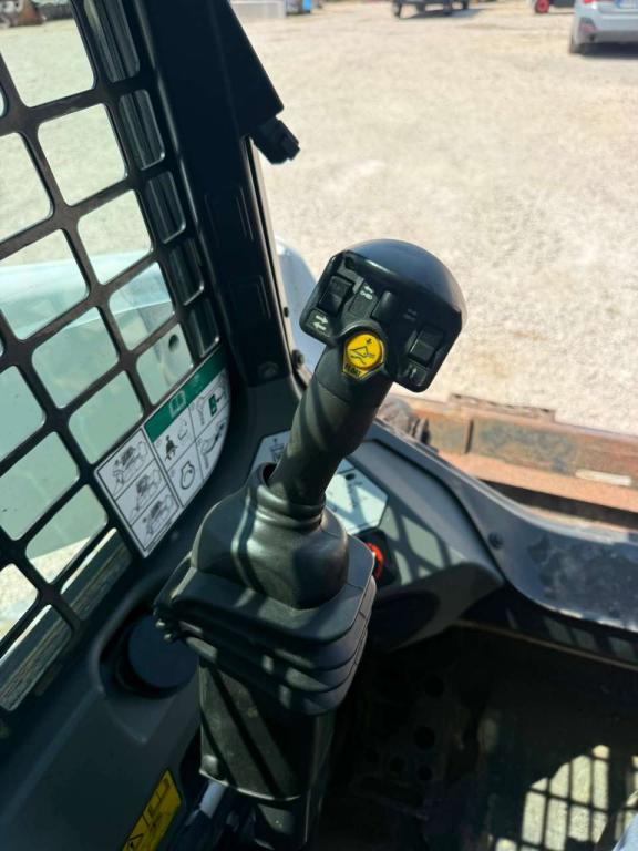 Bobcat T770 Photo 9