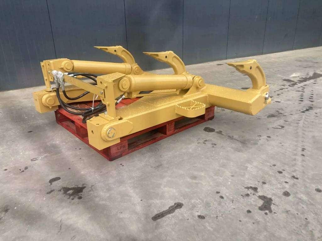 Caterpillar D5N Ripper Photo 3