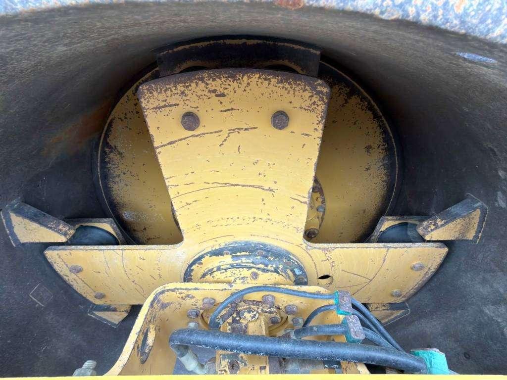 Caterpillar CS563E Photo 16