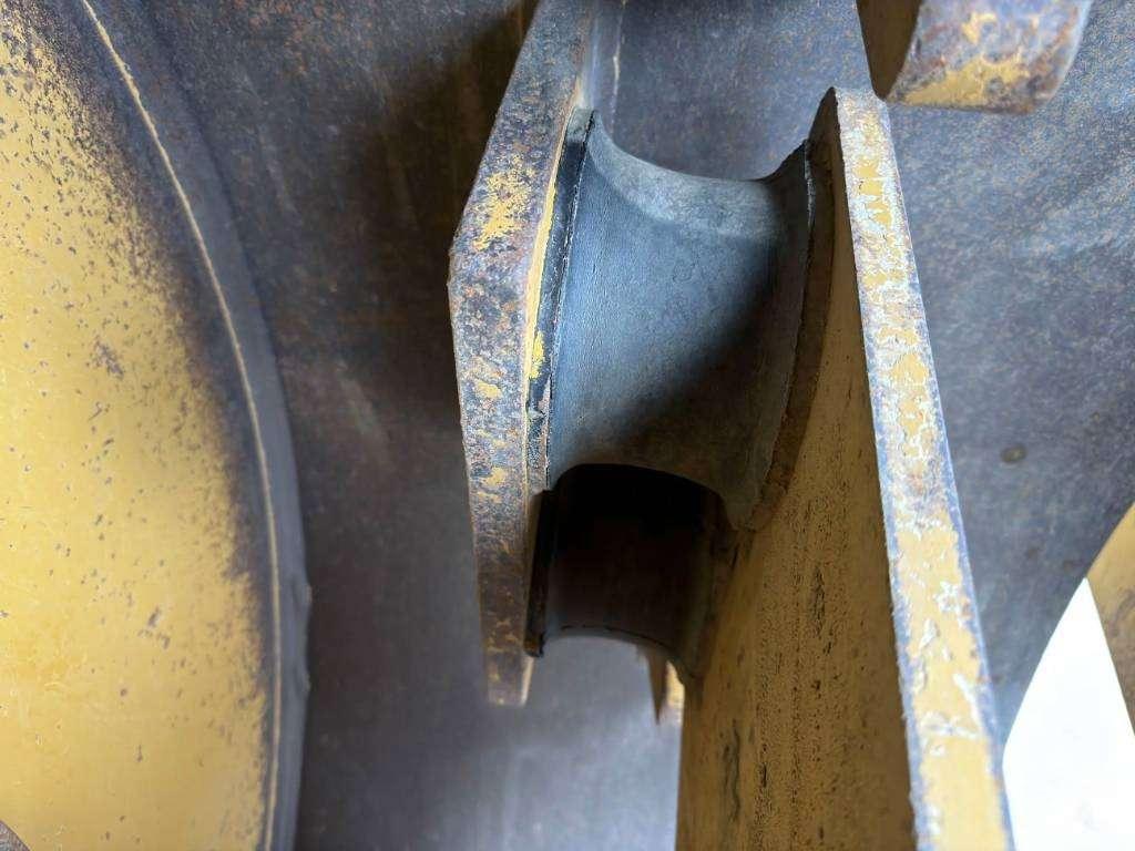 Caterpillar CS563E Photo 17