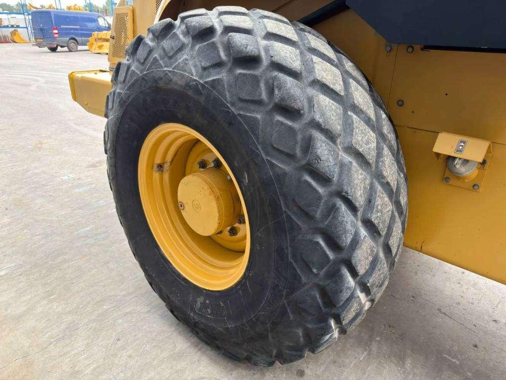 Caterpillar CS563E Photo 20
