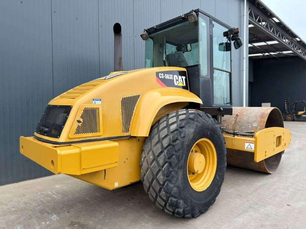 Caterpillar CS563E Photo 4