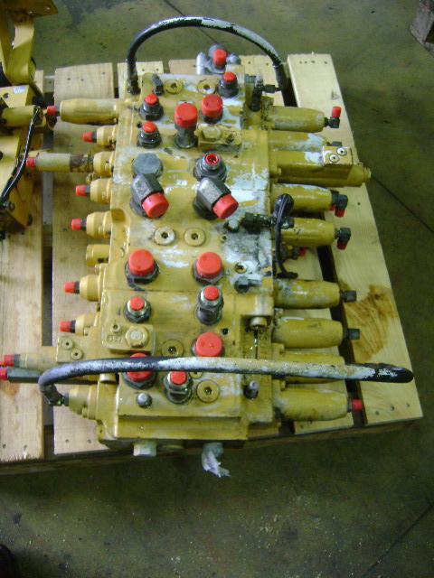 Distributeur hydraulique pour Caterpillar 312 B Photo 2