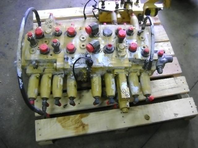 Distributeur hydraulique pour Caterpillar 312 B Photo 3